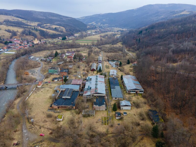 Negreni hala industriala - fosta fabrica de scaune din lemn vanzare rapida