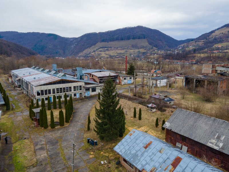 Negreni hala industriala - fosta fabrica de scaune din lemn vanzare rapida