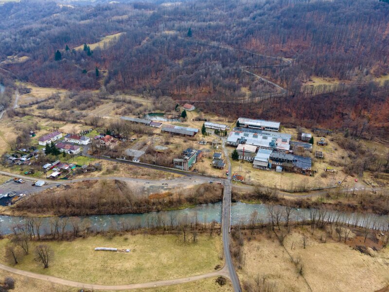 Negreni hala industriala - fosta fabrica de scaune din lemn vanzare rapida