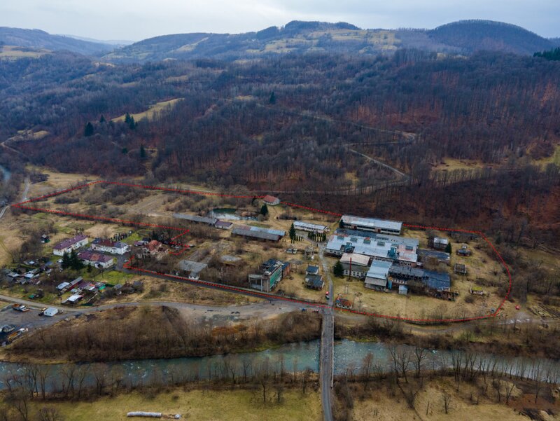 Negreni hala industriala - fosta fabrica de scaune din lemn vanzare rapida